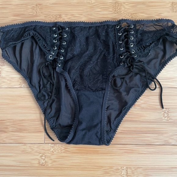 Vtg Victoria’s Secret Lace Up Panty - Picture 13 of 13